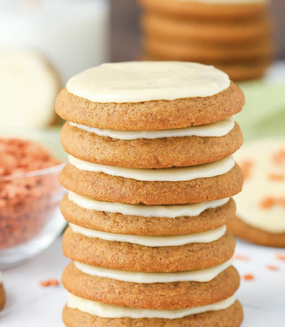 7 gingerbread cookies, stacked.