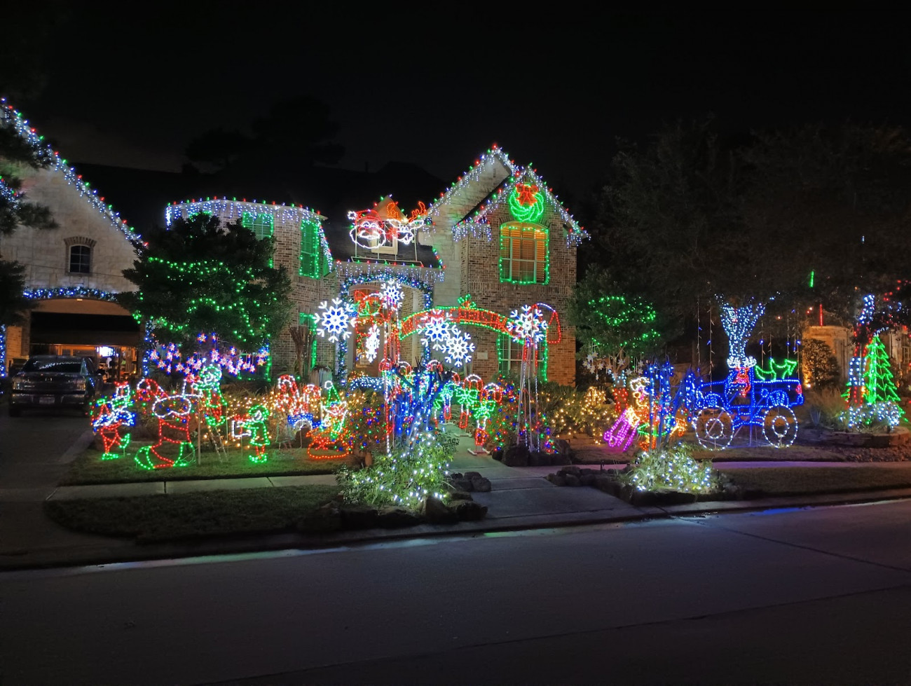 Holiday lights on a home in Humble, TX